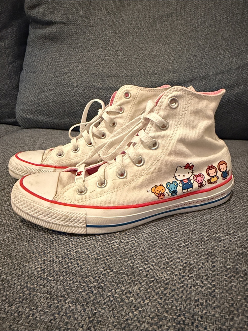 🐱Hello Kitty x Converse printed high stop W 8 M 6 🎀 - Picture 1 of 8